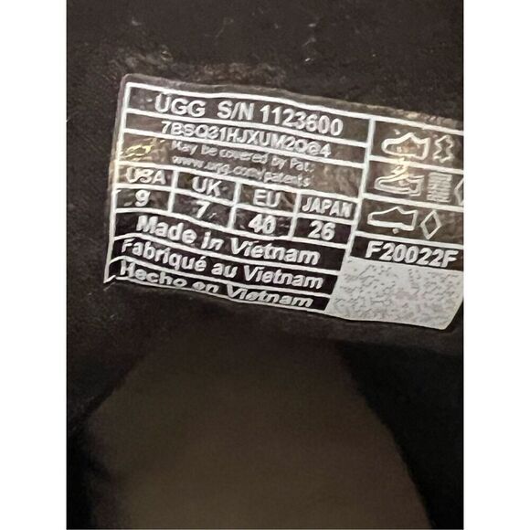 UGG Women's White Black Sidnee Waterproof Platform Lug Combat Boots Size 9 NWOT - Picture 13 of 13